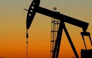 Analiză AEI: Nu criza petrolului ne va distruge, ci obişnuinţa cu ea